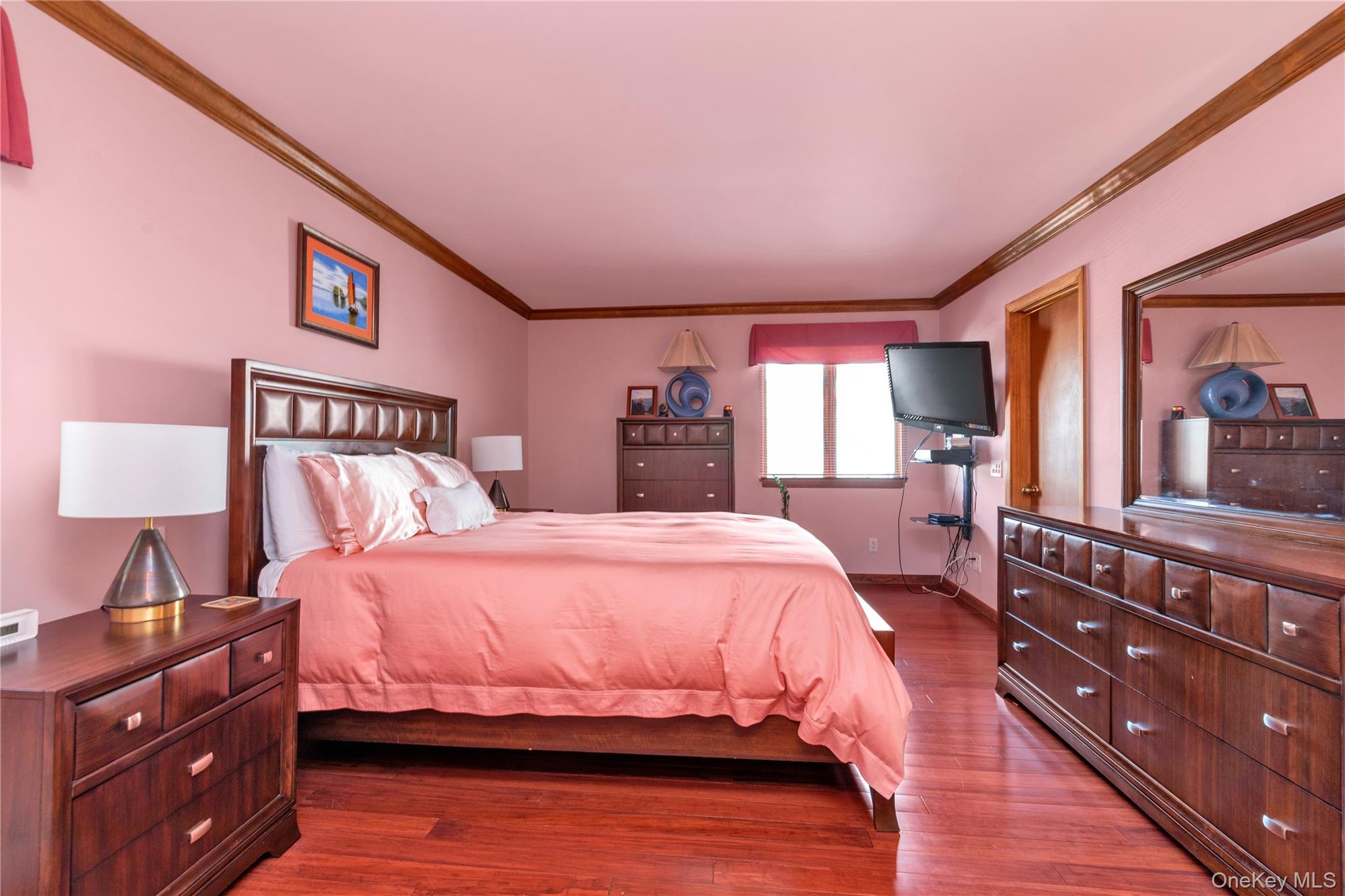 Single Family Douglaston  Queens, NY 11362, MLS-948985-10