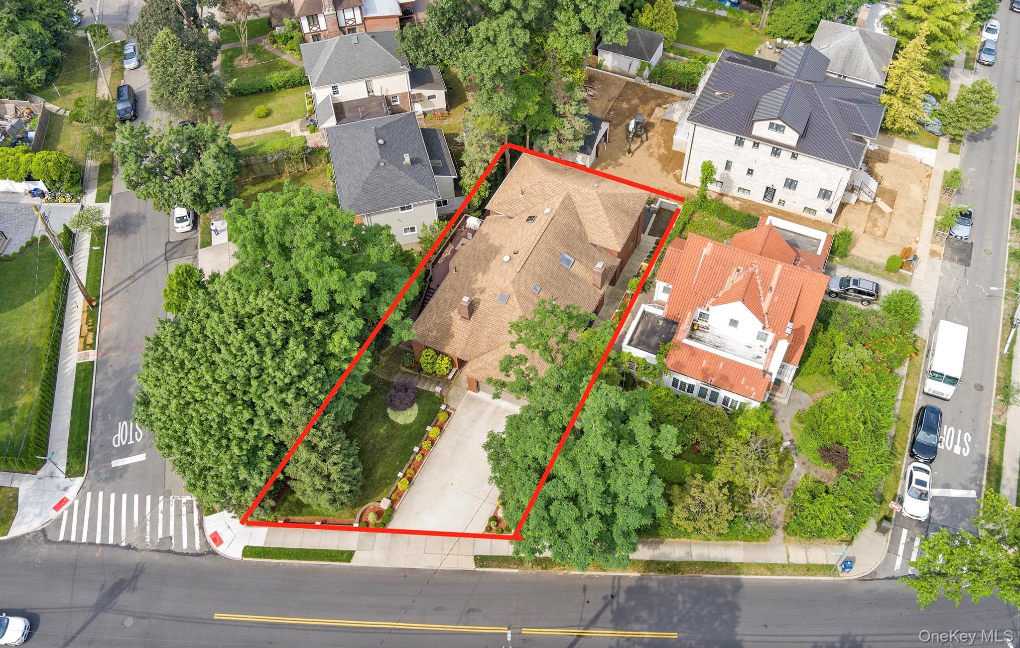 Single Family Douglaston  Queens, NY 11362, MLS-948985-23