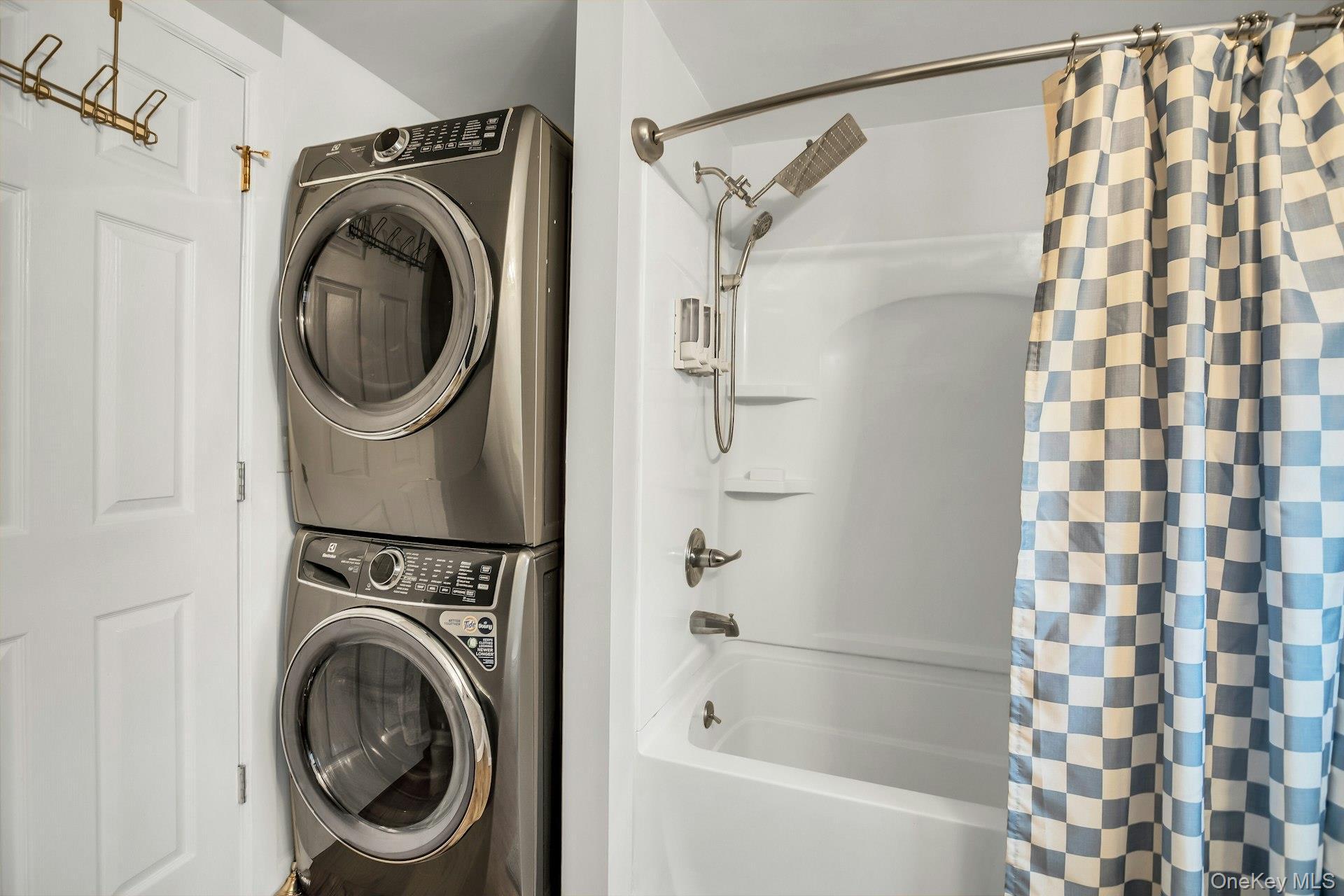 Single Family Valley Forge  Suffolk County, NY 11716, MLS-949011-14