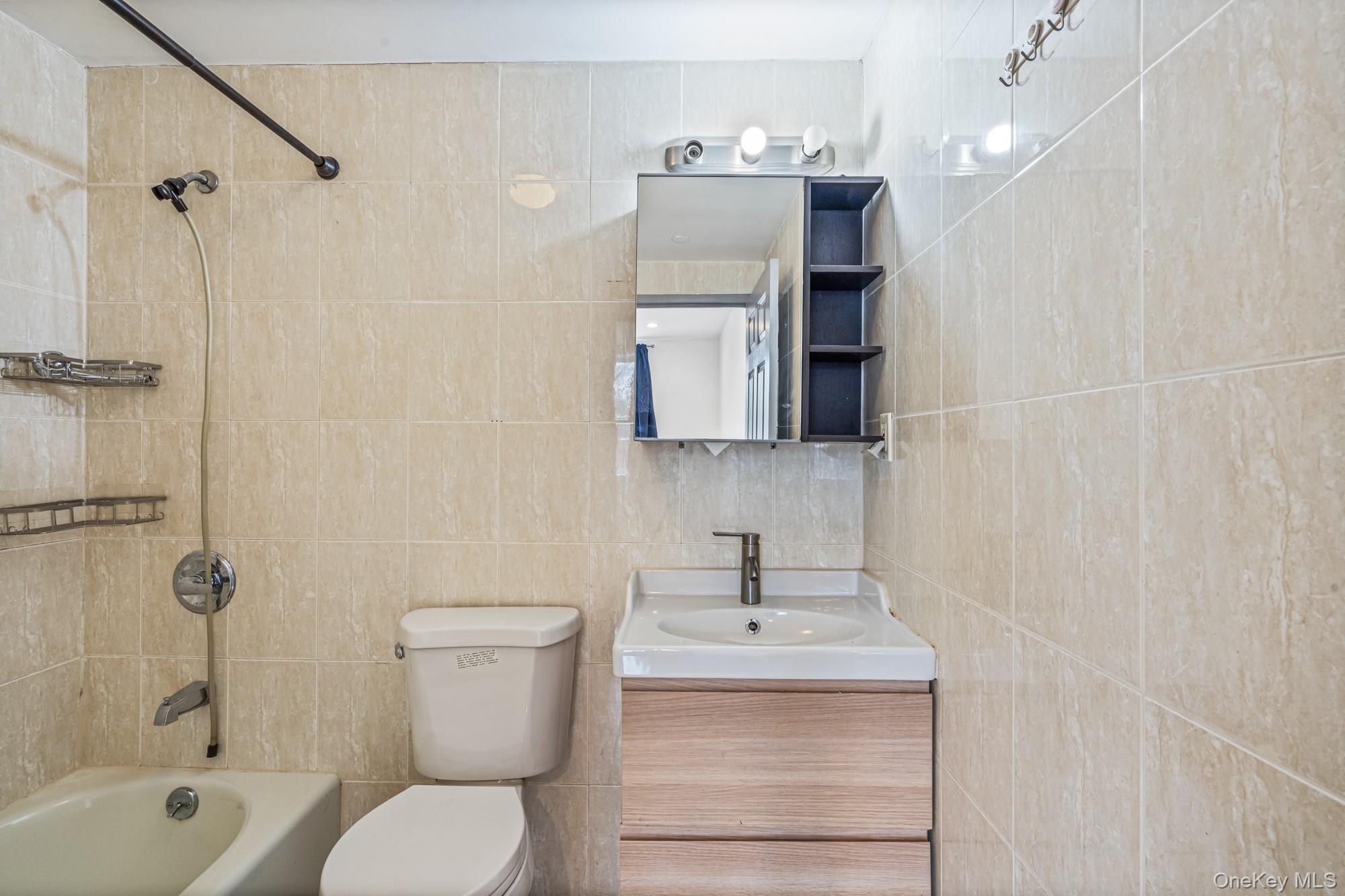 Condo Queens  Queens, NY 11373, MLS-949038-11