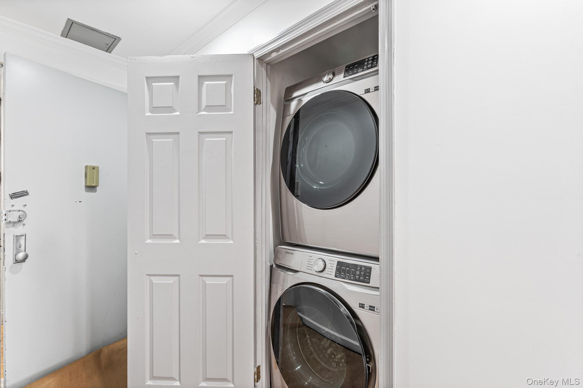 Condo Queens  Queens, NY 11373, MLS-949038-13