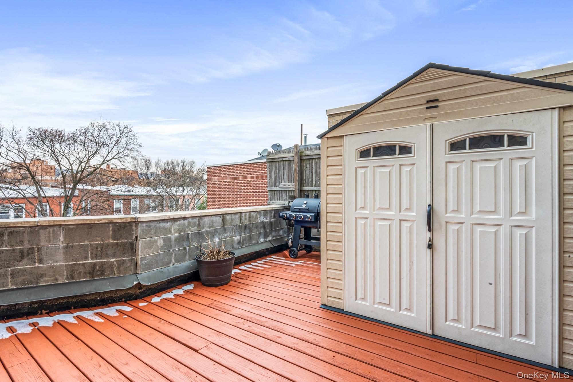 Condo Queens  Queens, NY 11373, MLS-949038-17