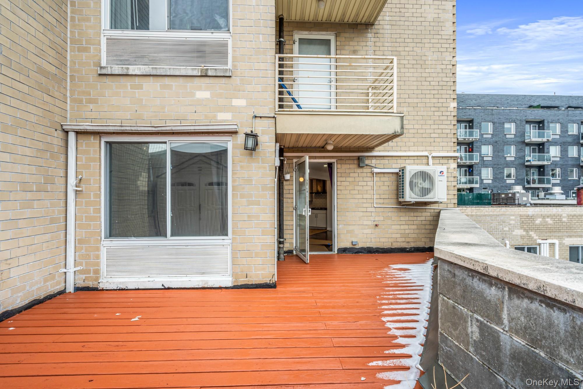 Condo Queens  Queens, NY 11373, MLS-949038-18