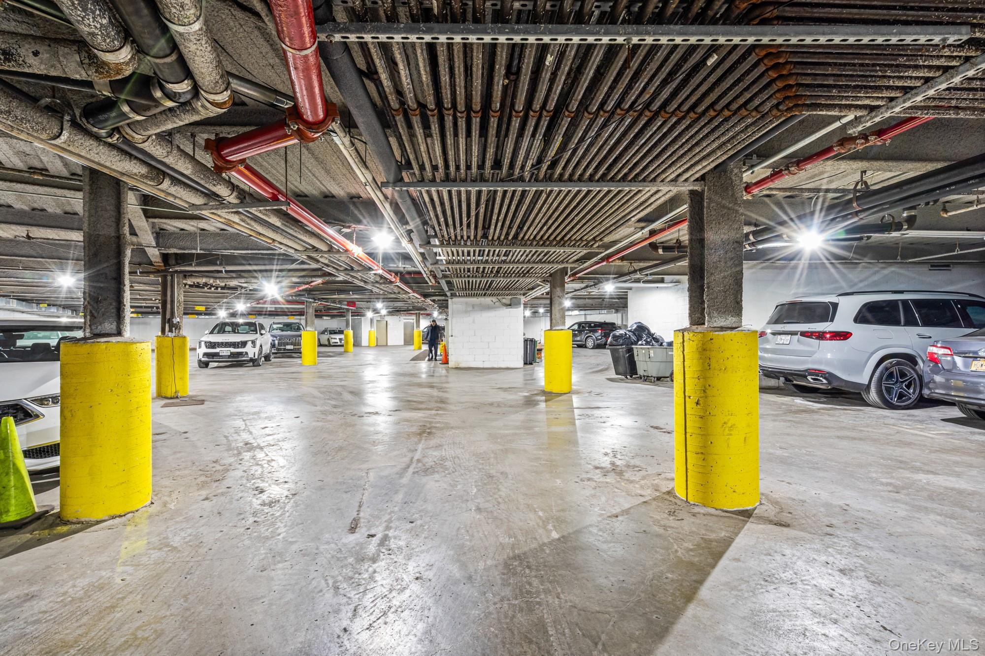 Condo Queens  Queens, NY 11373, MLS-949038-19