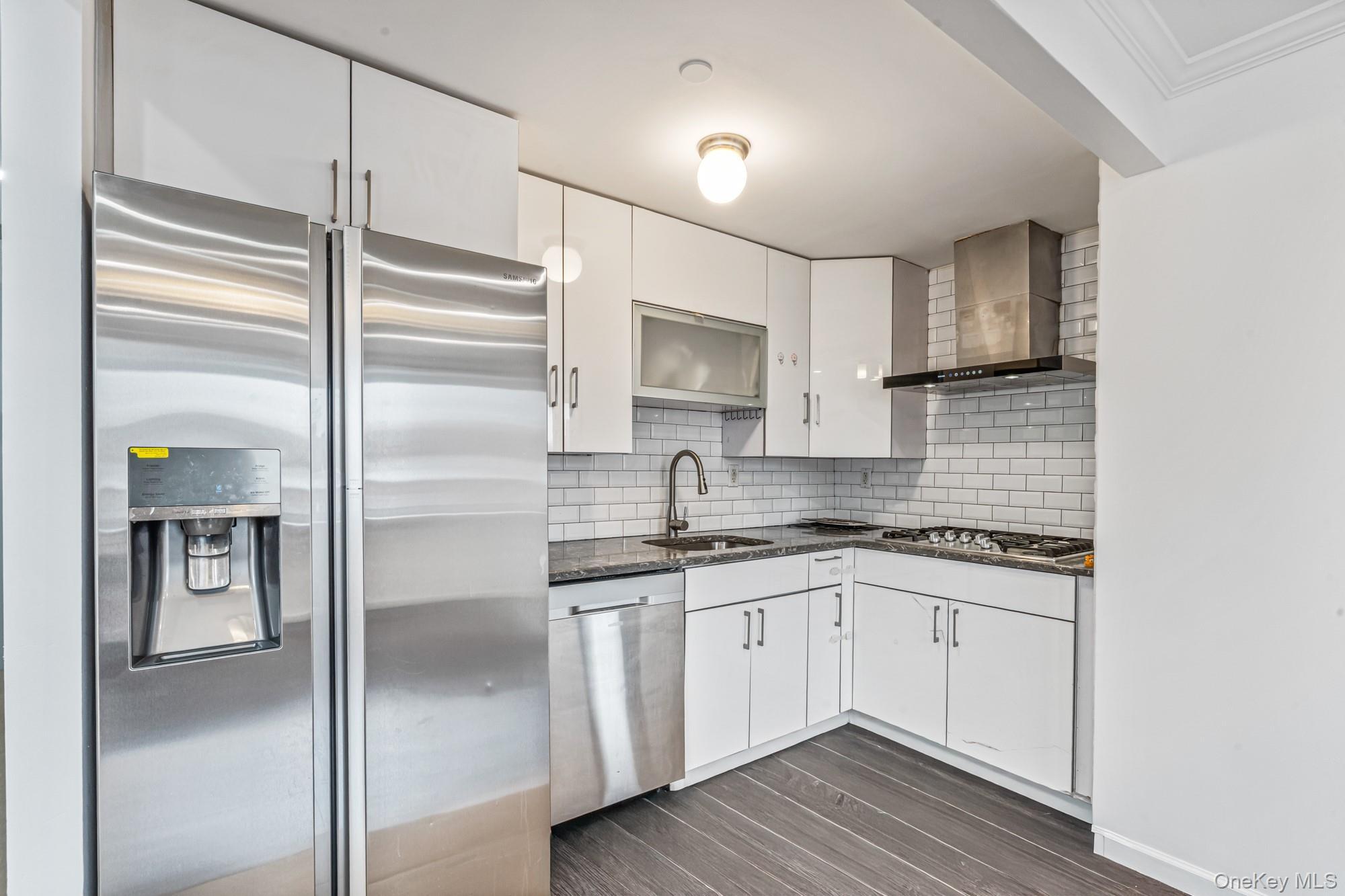 Condo Queens  Queens, NY 11373, MLS-949038-8