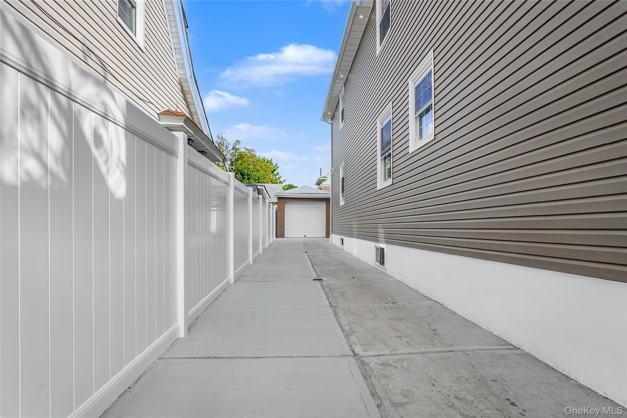 Single Family Newburg St  Queens, NY 11412, MLS-949085-19