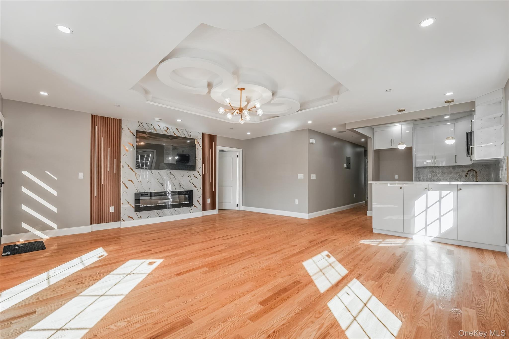 Single Family Newburg St  Queens, NY 11412, MLS-949085-2