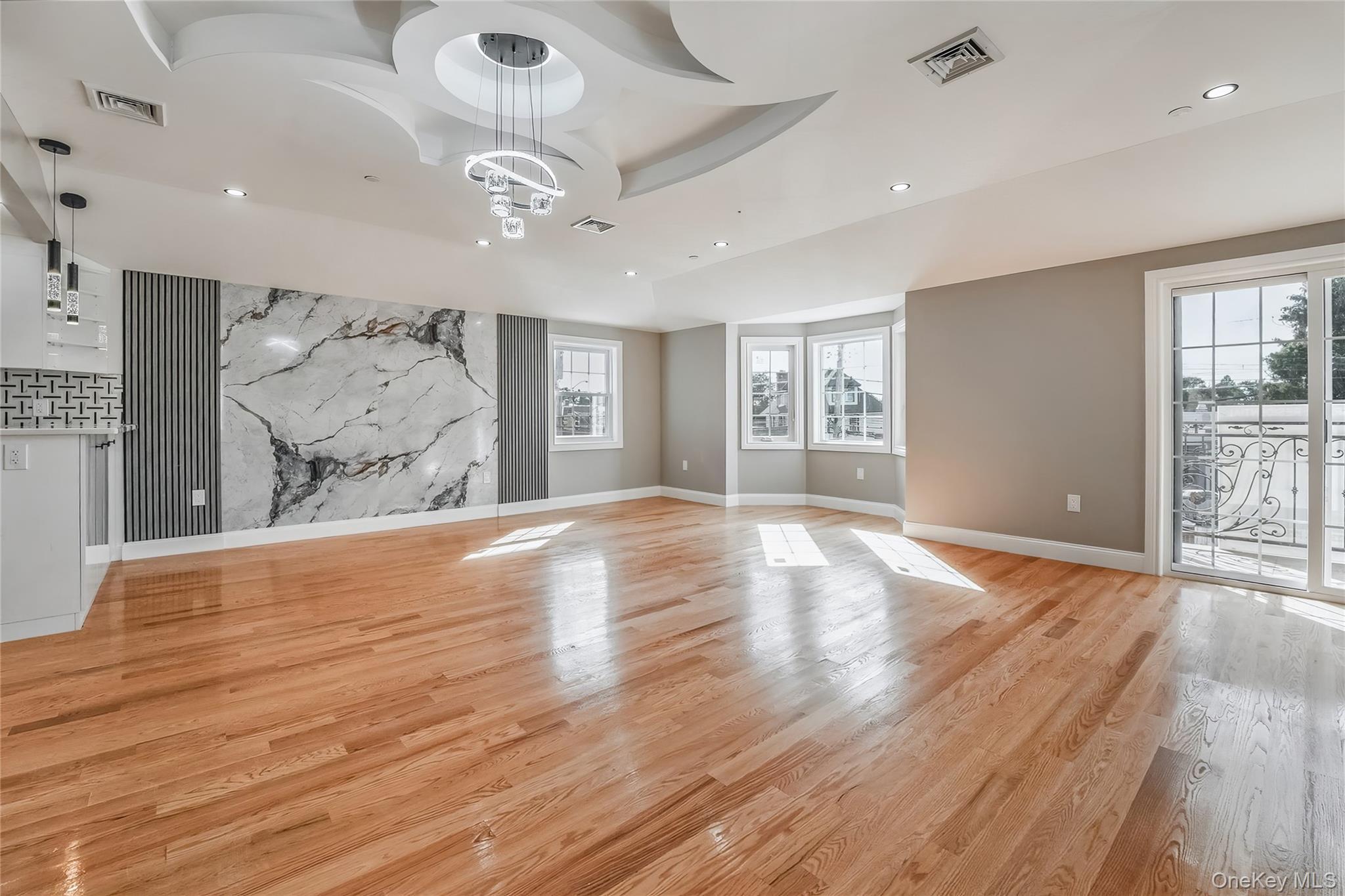 Single Family Newburg St  Queens, NY 11412, MLS-949085-3