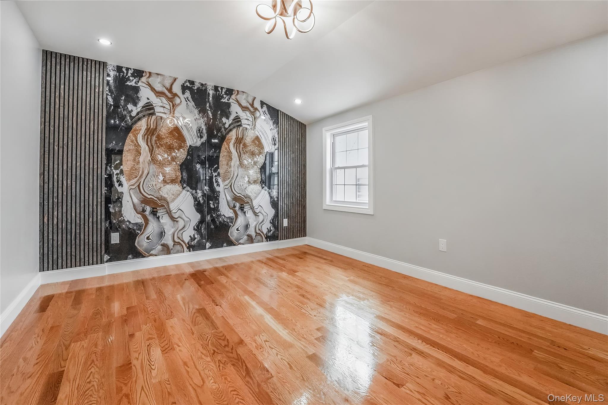 Single Family Newburg St  Queens, NY 11412, MLS-949085-7