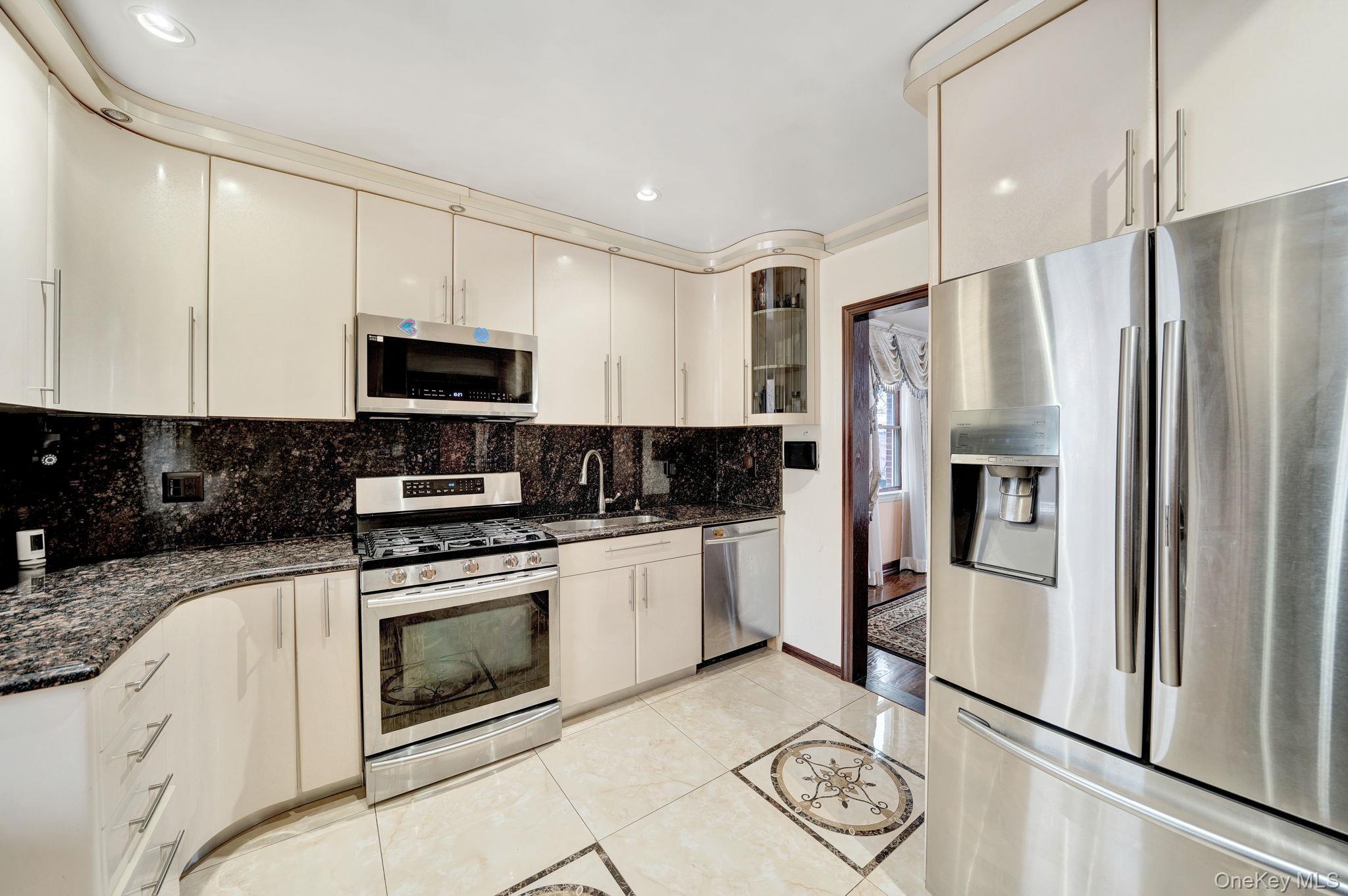 Single Family Chevy Chase Queens, NY 11432, MLS-949130-10