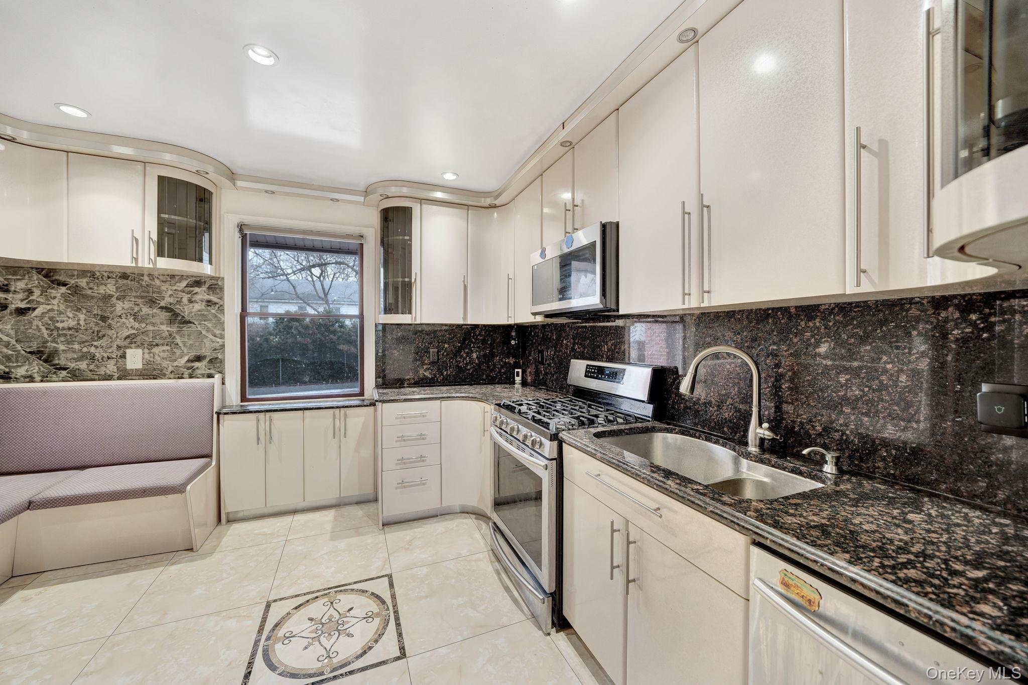 Single Family Chevy Chase Queens, NY 11432, MLS-949130-13