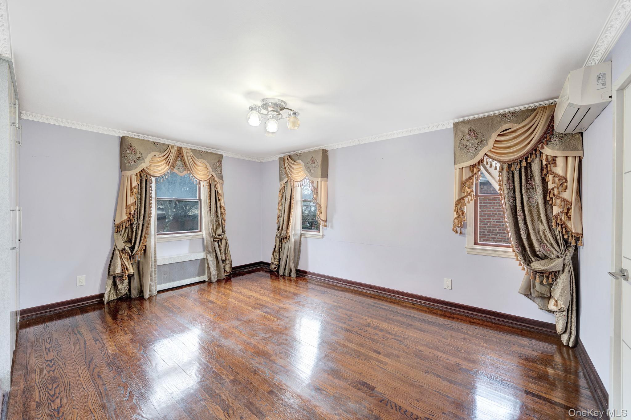 Single Family Chevy Chase Queens, NY 11432, MLS-949130-20