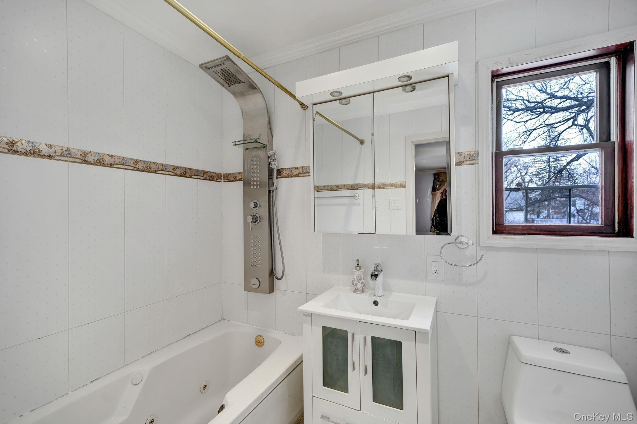 Single Family Chevy Chase Queens, NY 11432, MLS-949130-25