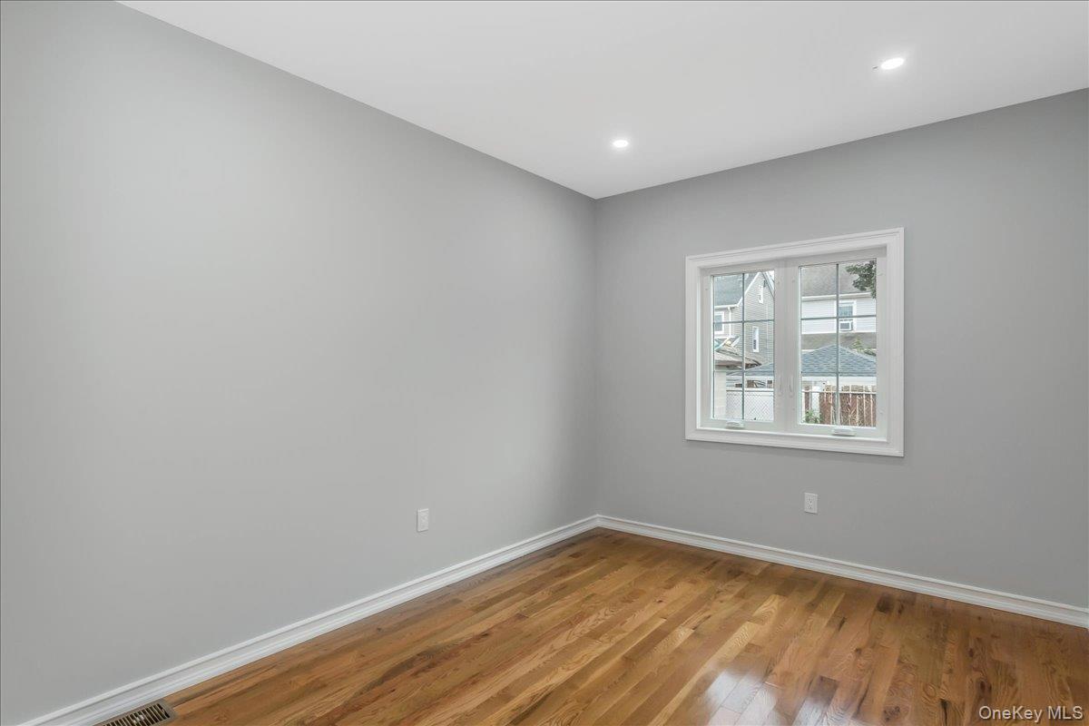 Single Family Caney Queens, NY 11422, MLS-949135-11