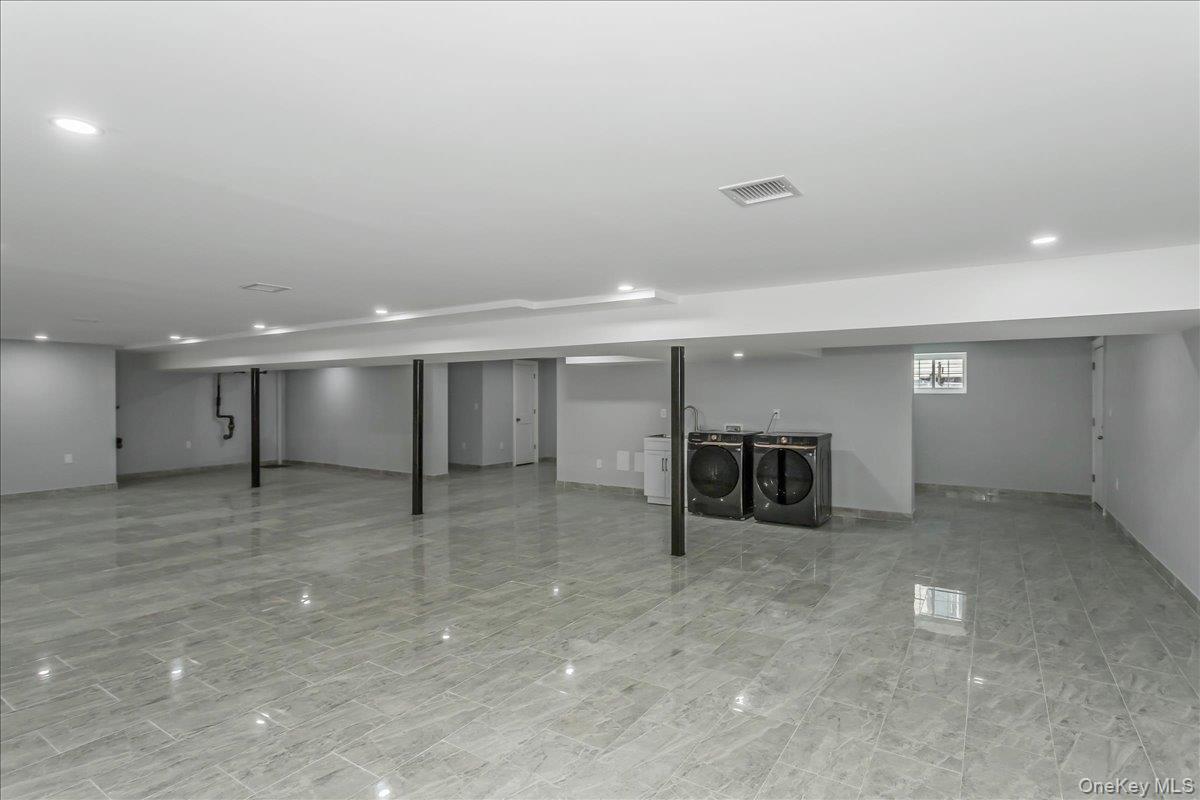 Single Family Caney Queens, NY 11422, MLS-949135-27