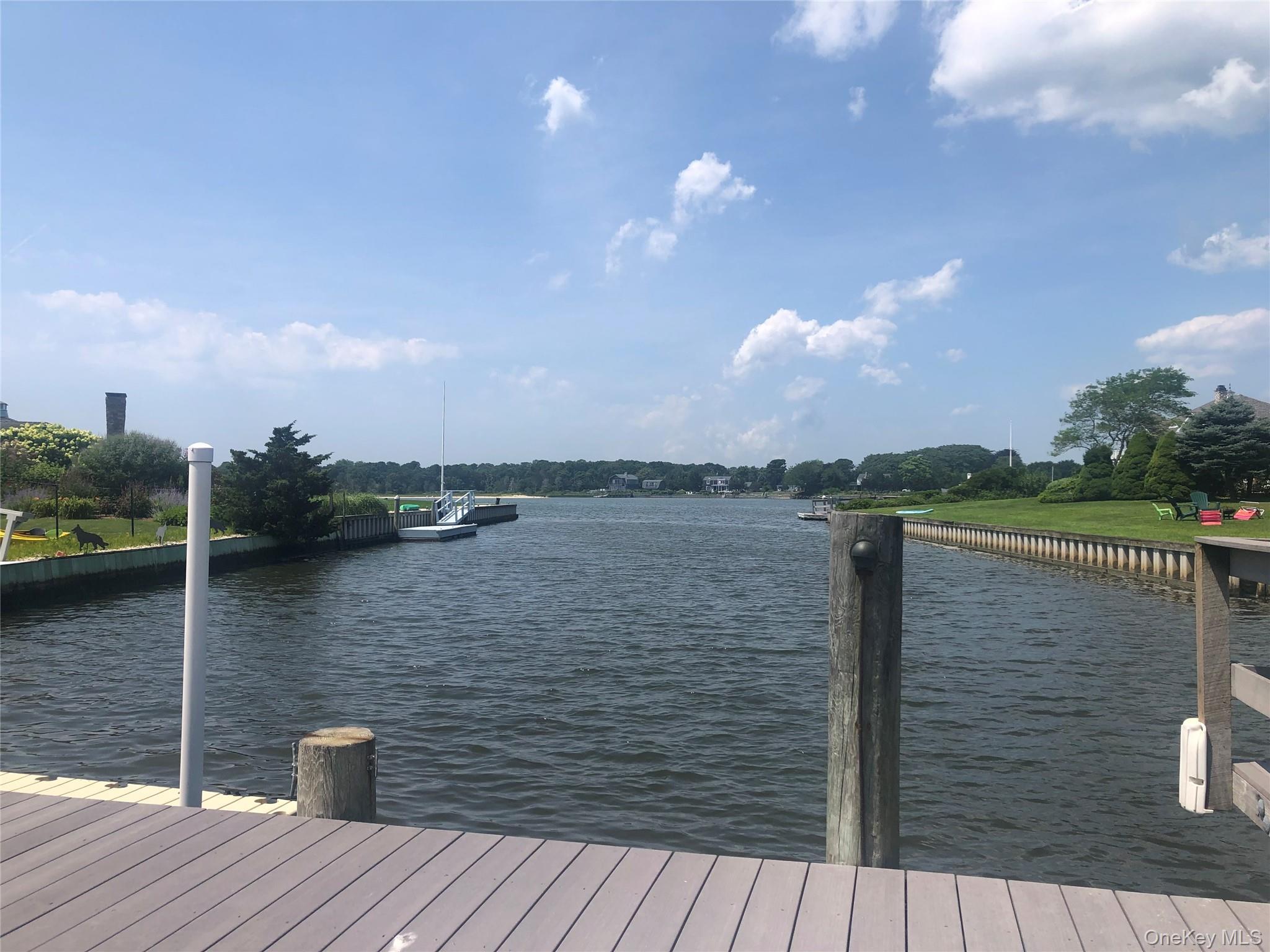 Single Family Oak Lane  Suffolk County, NY 11946, MLS-949149-45