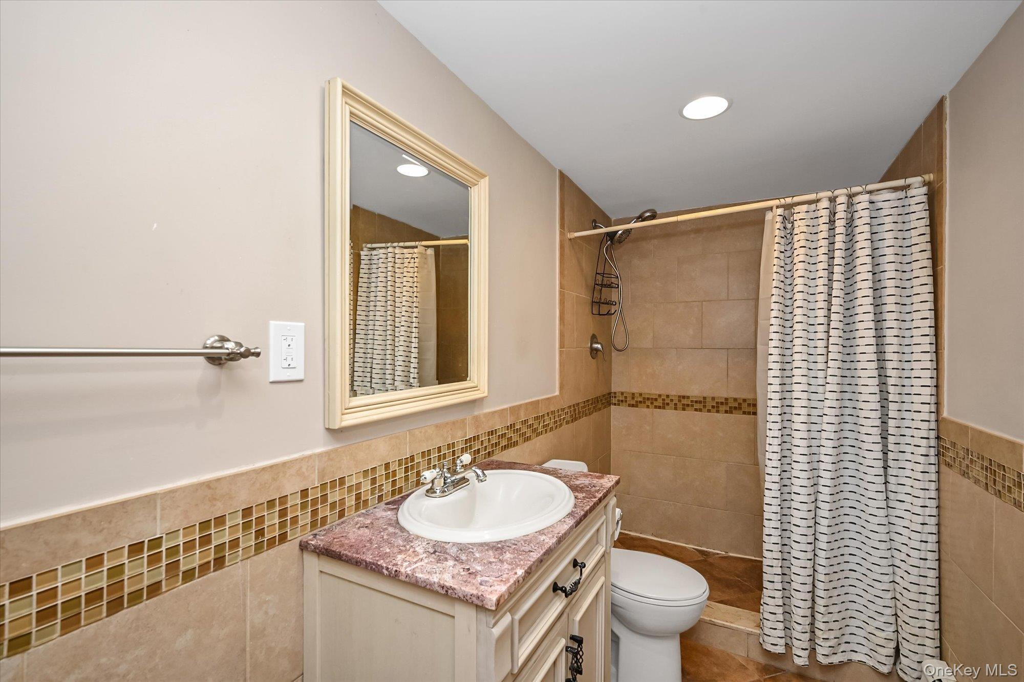 Single Family 59th  Queens, NY 11378, MLS-949235-20