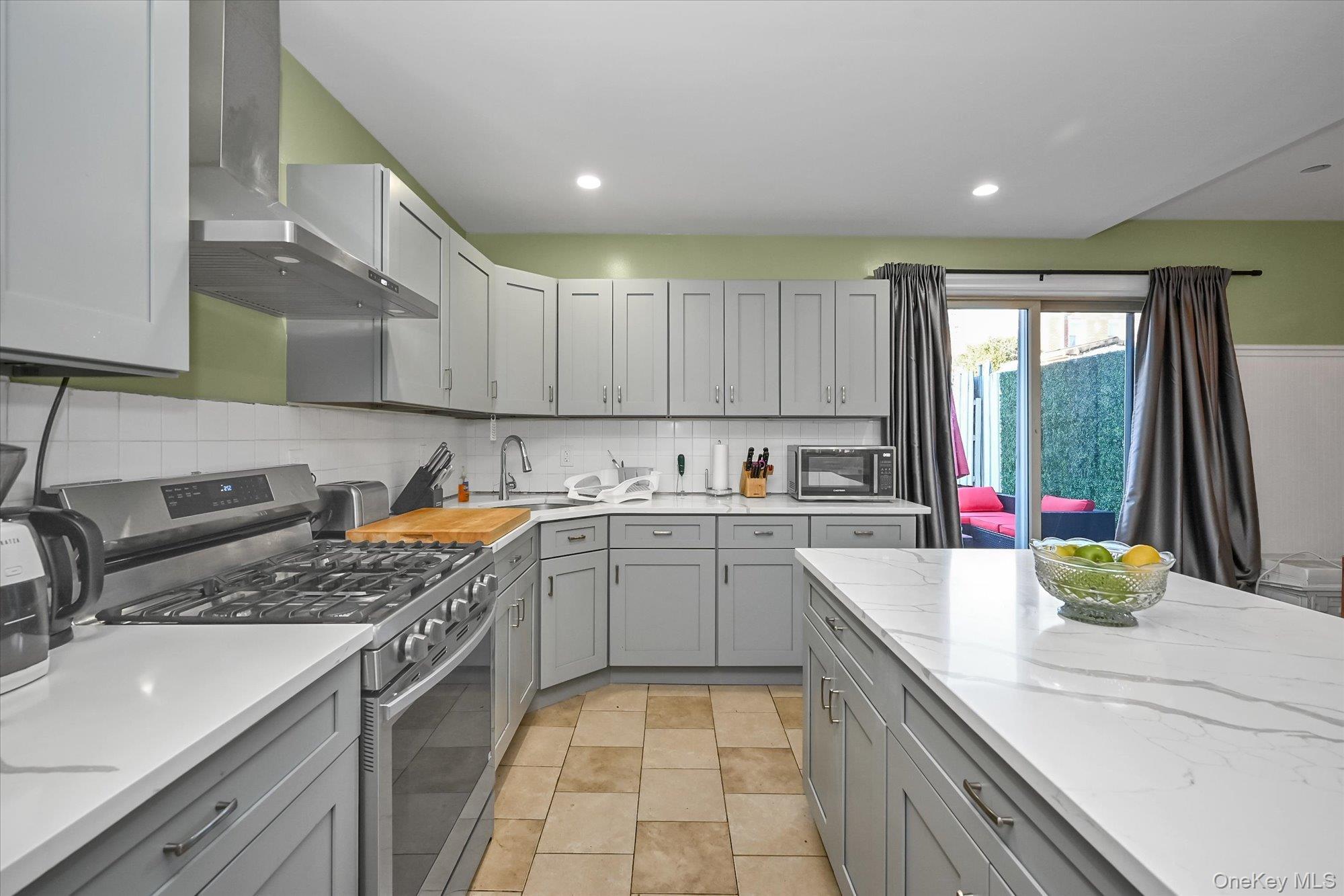 Single Family 59th  Queens, NY 11378, MLS-949235-9