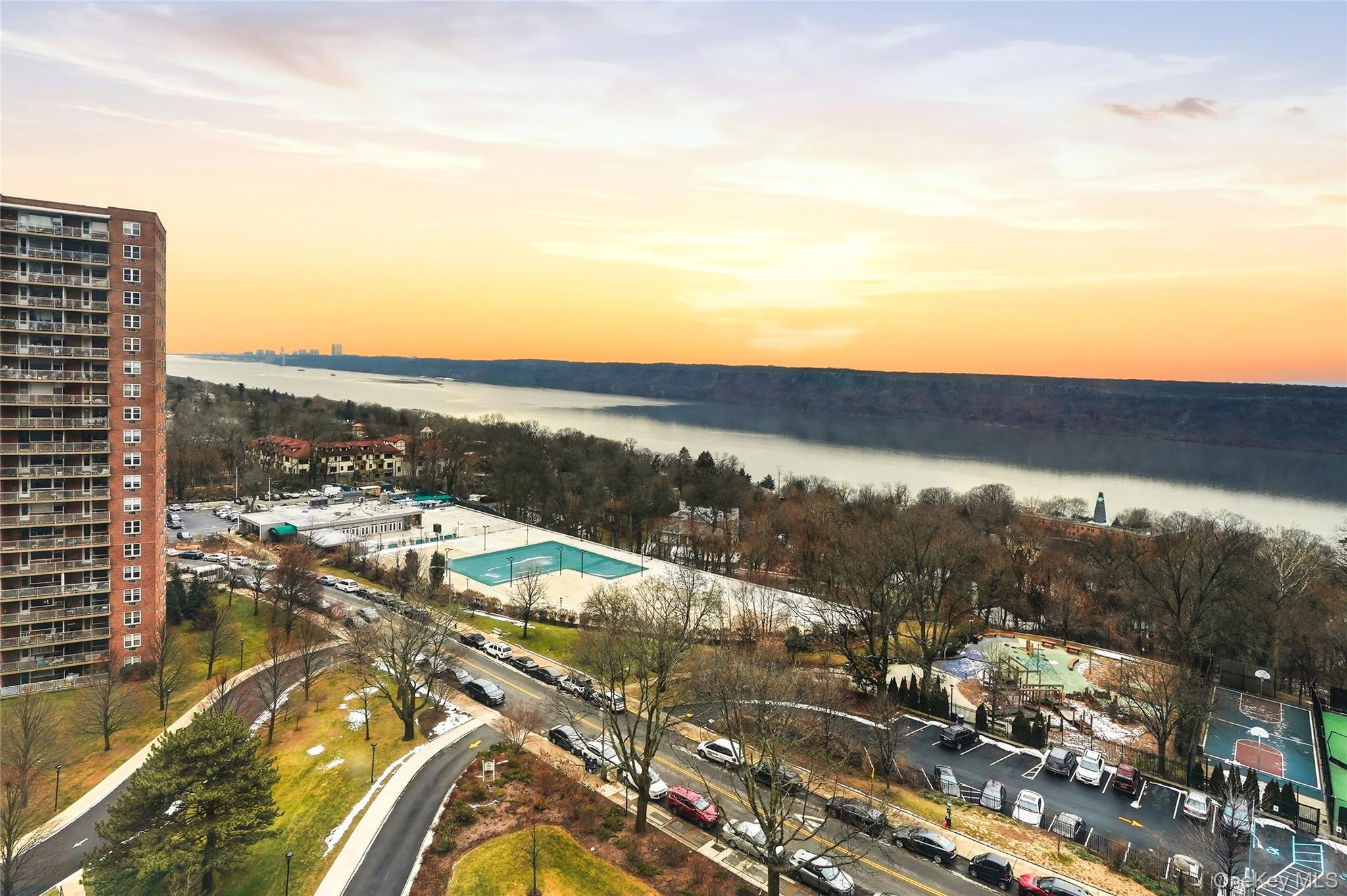 Coop Arlington  Bronx, NY 10471, MLS-949253-13