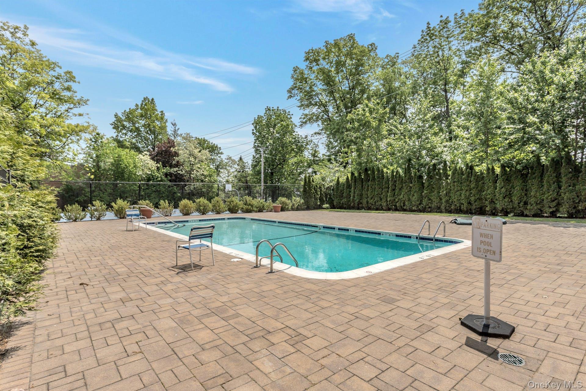 Condo Windsor Gate  Nassau County, NY 11040, MLS-949314-8