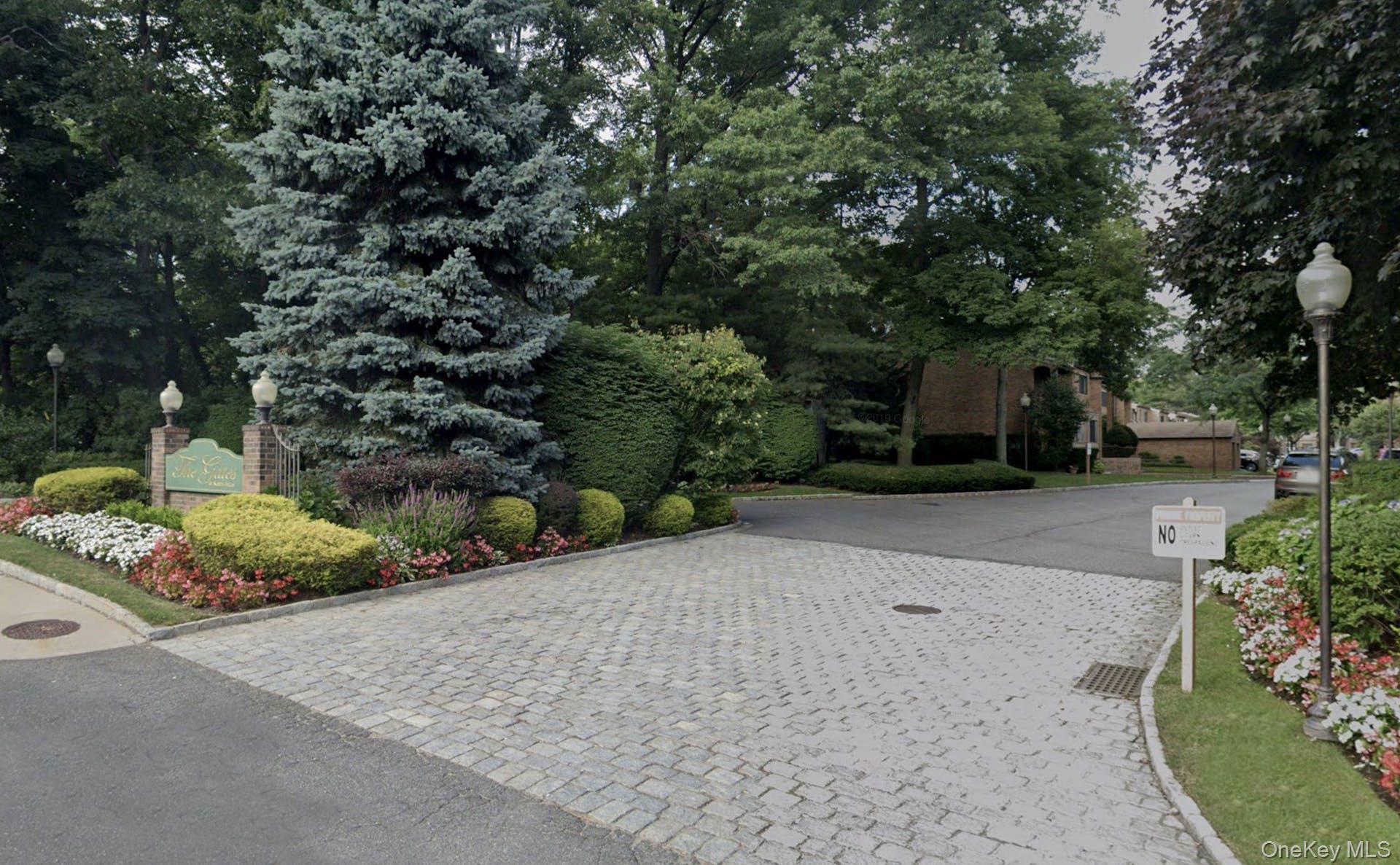 Condo Windsor Gate  Nassau County, NY 11040, MLS-949314-9