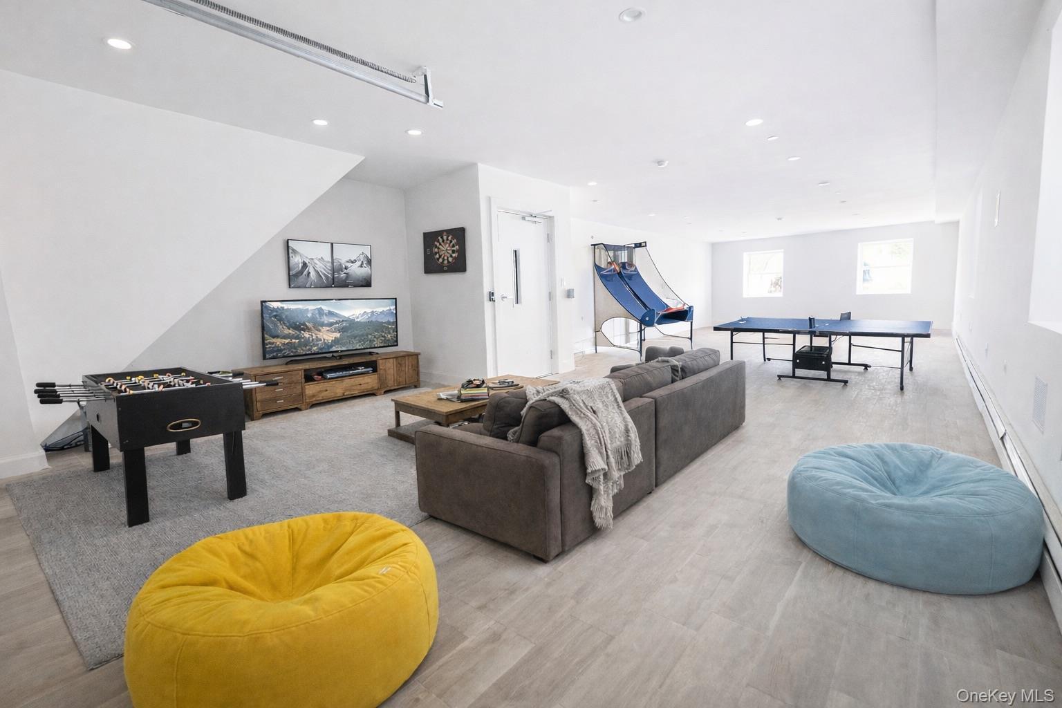 Single Family Hillmeyer  Queens, NY 11692, MLS-949321-10