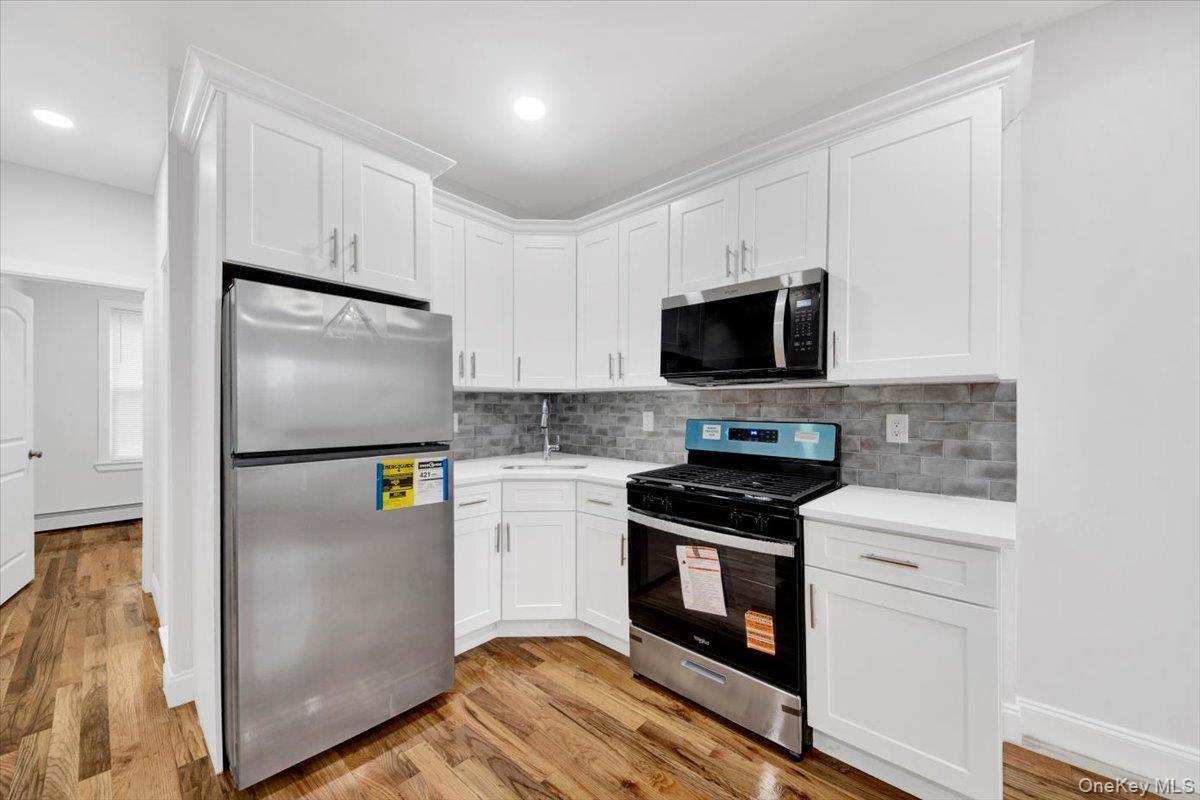 Single Family Randall Bronx, NY 10465, MLS-949331-22