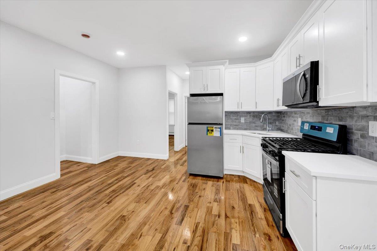 Single Family Randall Bronx, NY 10465, MLS-949331-24