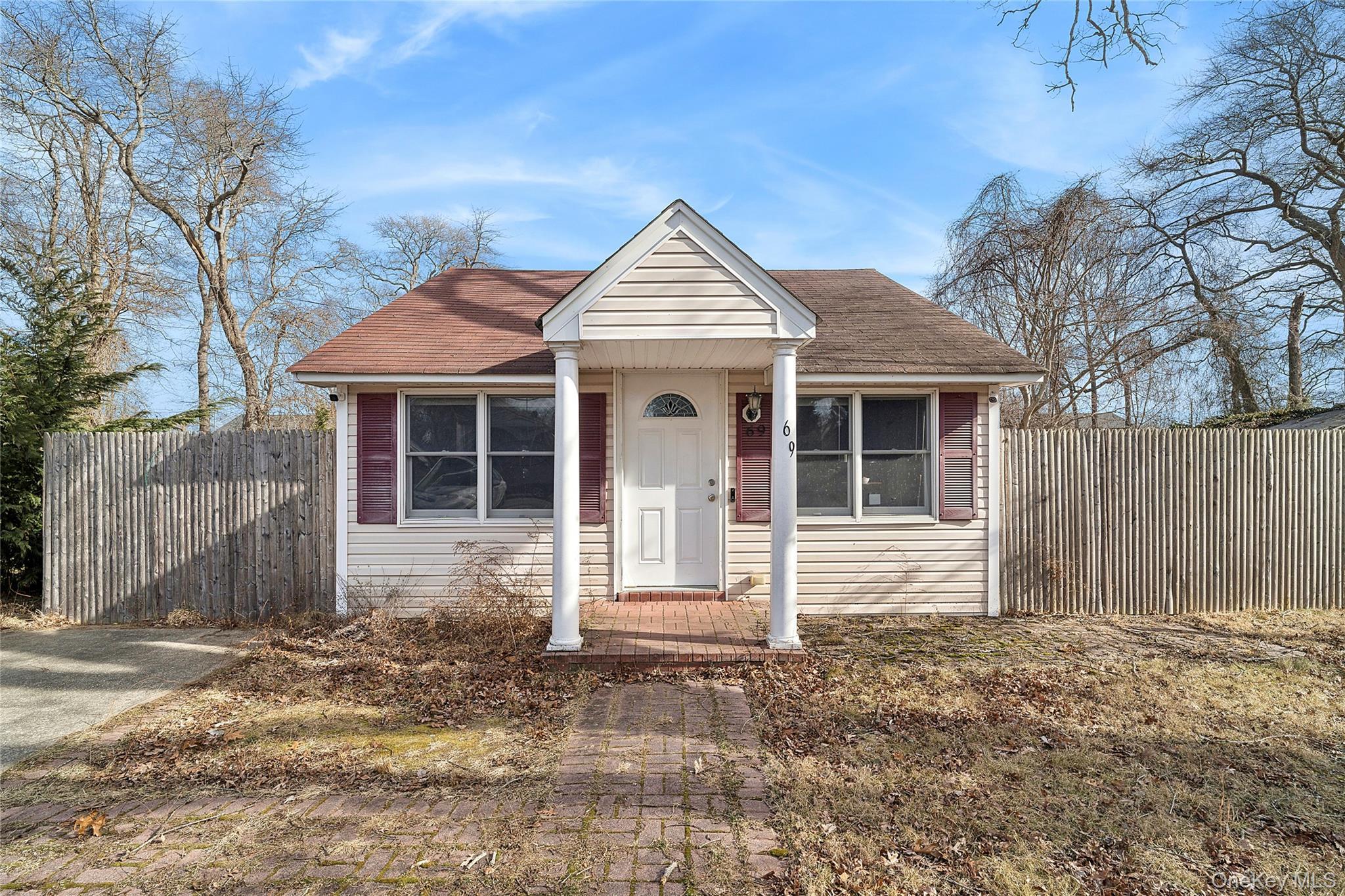 Single Family Locust  Suffolk County, NY 11951, MLS-949364-13