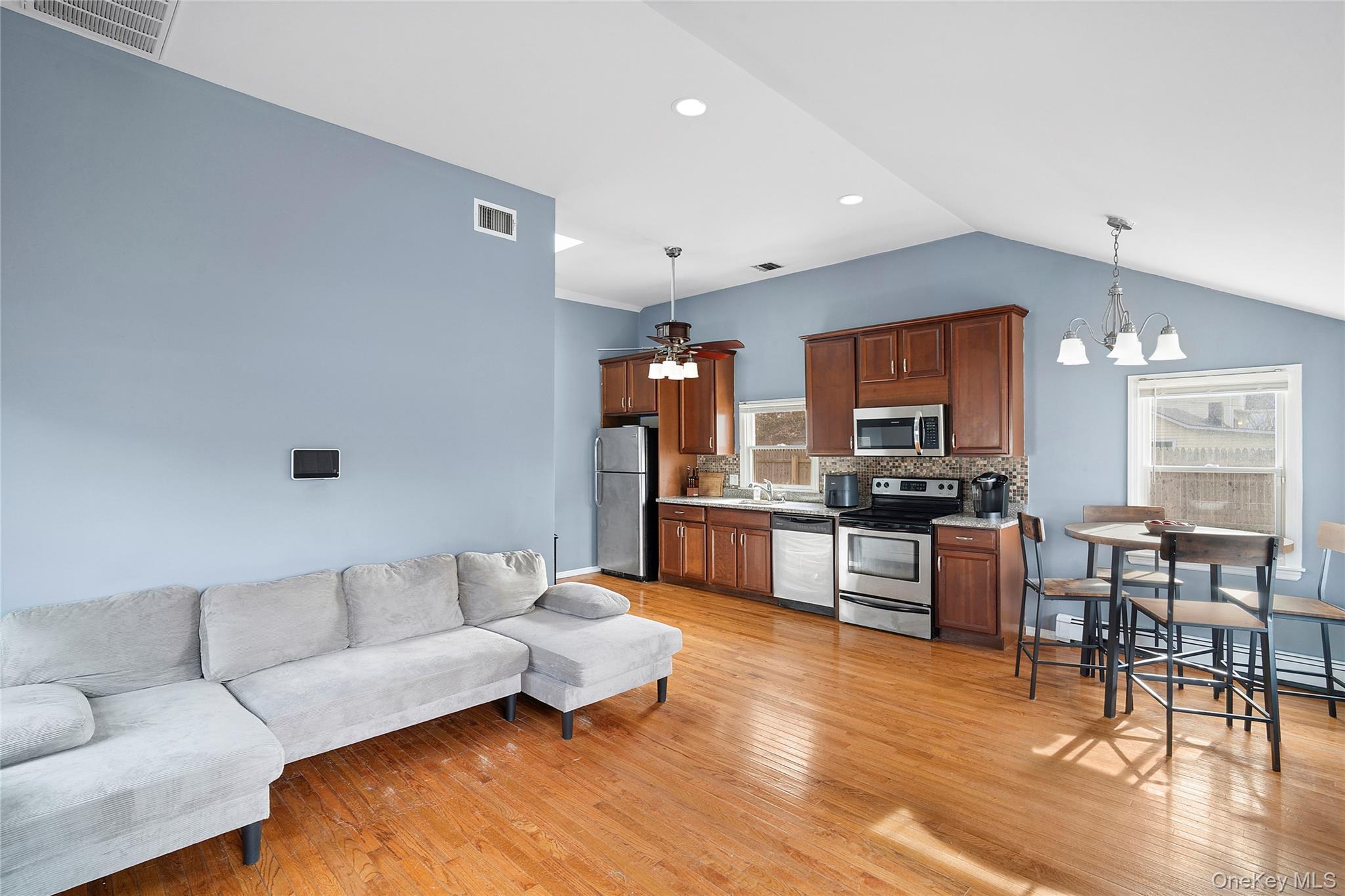 Single Family Locust Suffolk County, NY 11951, MLS-949364-3