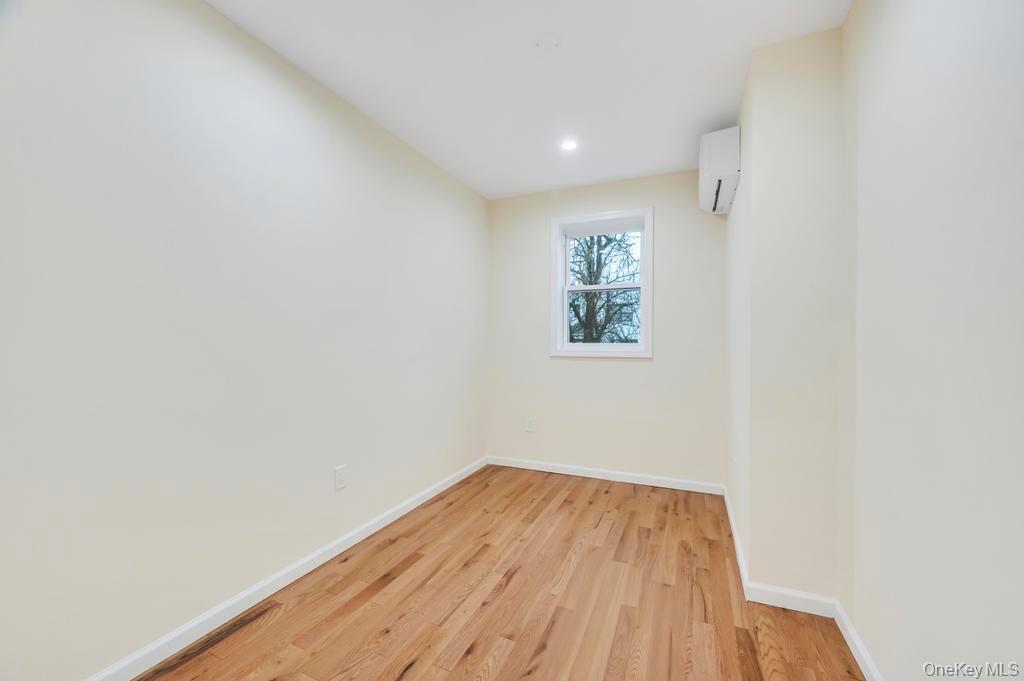 Single Family 208th  Queens, NY 11427, MLS-949365-15