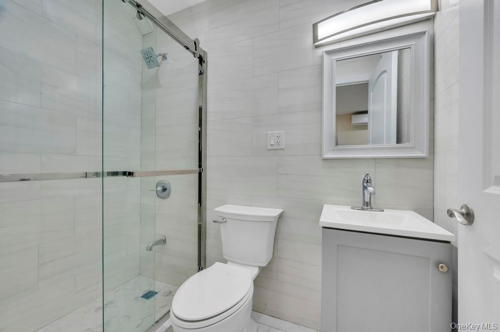 Single Family 208th  Queens, NY 11427, MLS-949365-22