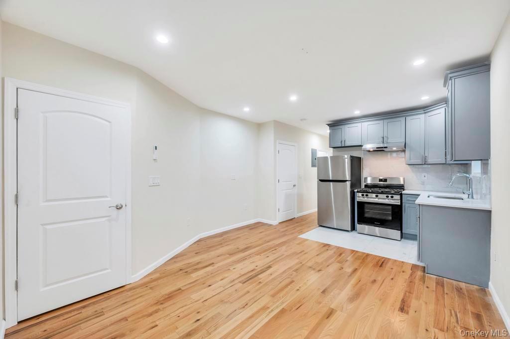 Single Family 208th  Queens, NY 11427, MLS-949365-9