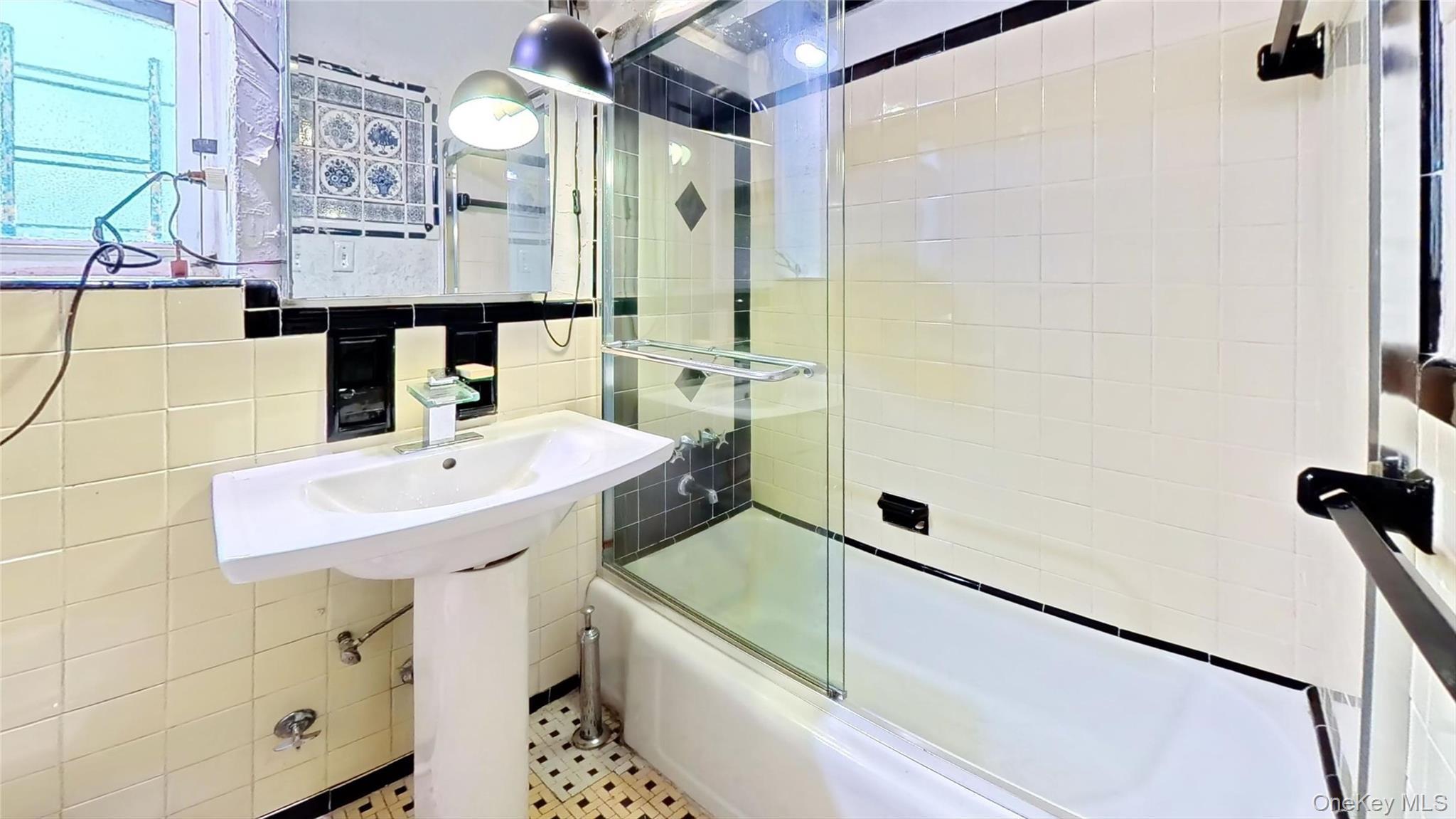 Coop Yellowstone  Queens, NY 11375, MLS-949384-16