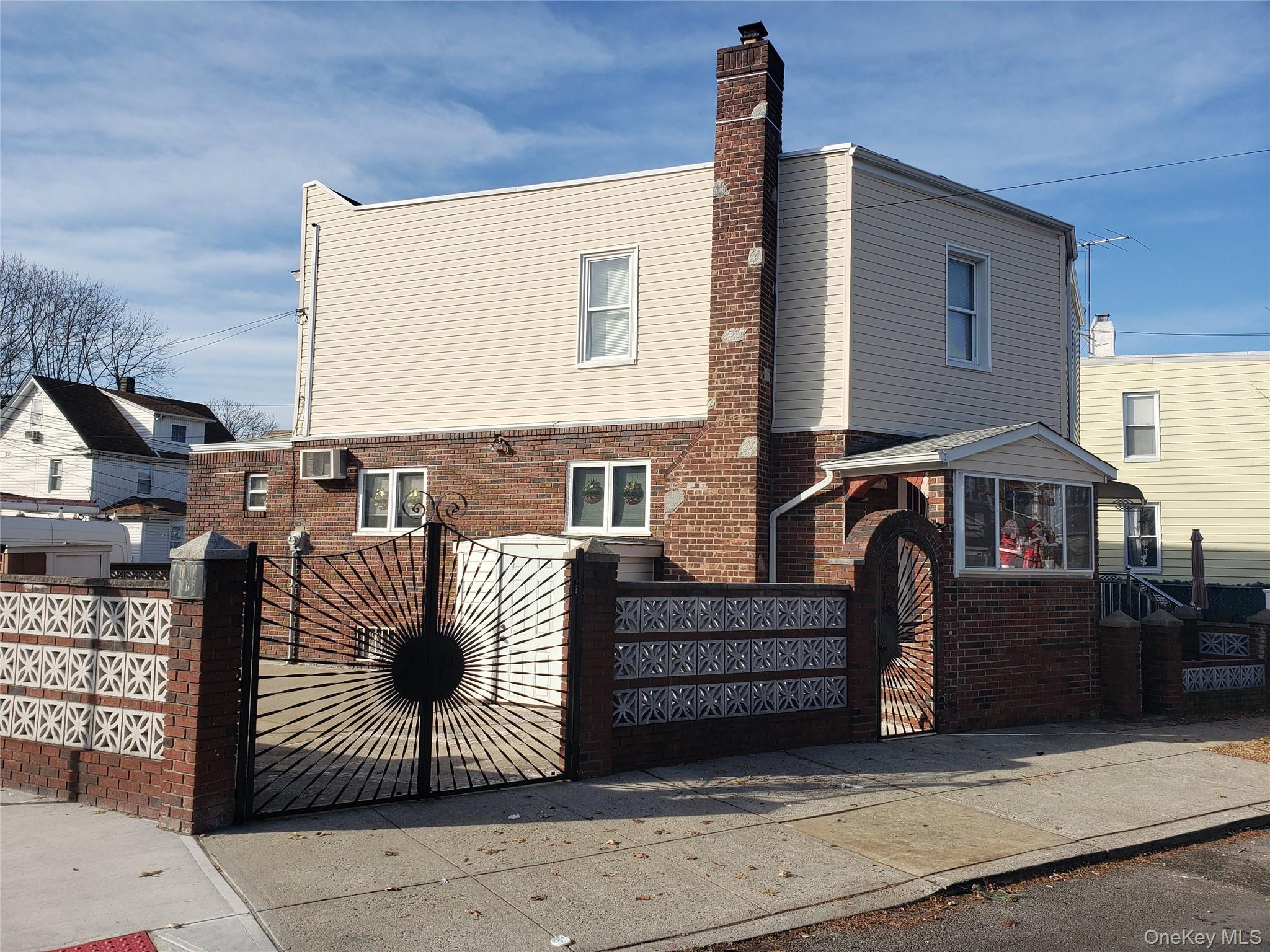 Single Family Gray Queens, NY 11379, MLS-949399-16