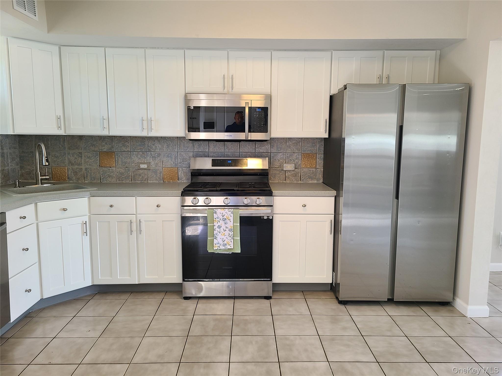 Single Family Ann  Nassau County, NY 11520, MLS-949460-10