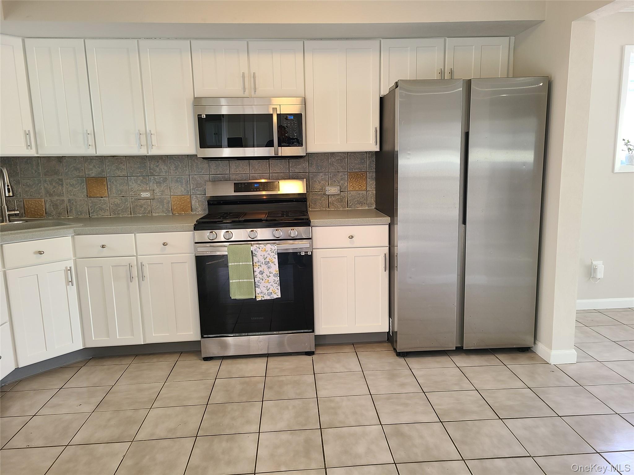 Single Family Ann  Nassau County, NY 11520, MLS-949460-9