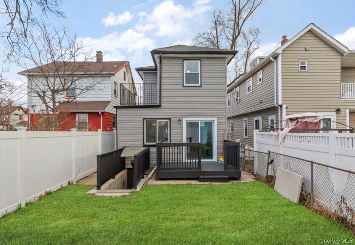 Single Family 221st Queens, NY 11413, MLS-949498-22