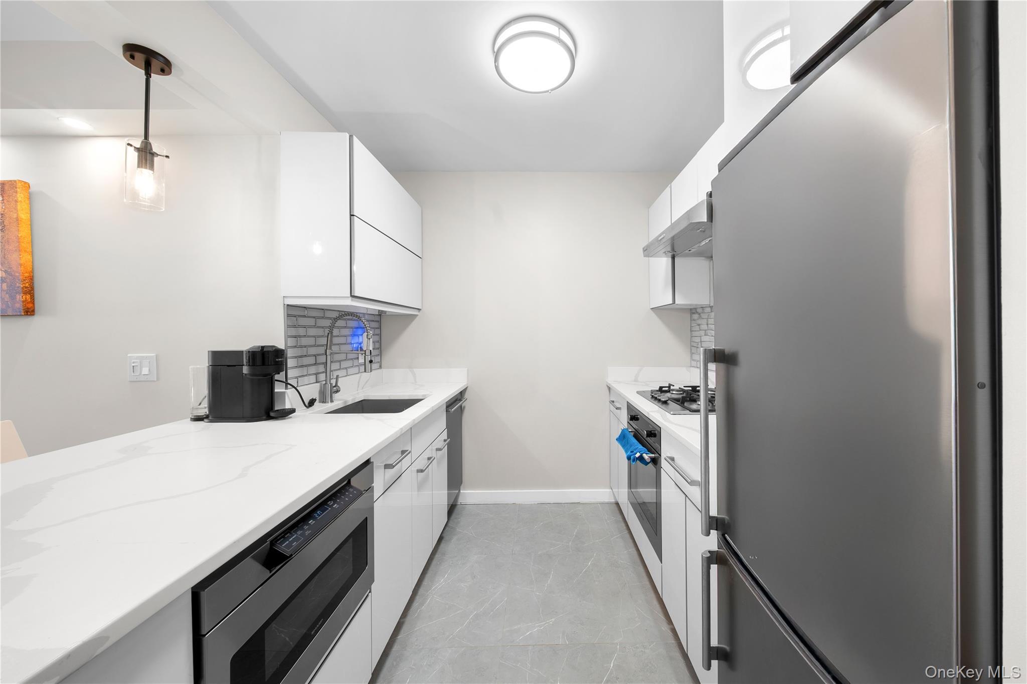 Coop 48th Queens, NY 11109, MLS-949650-12