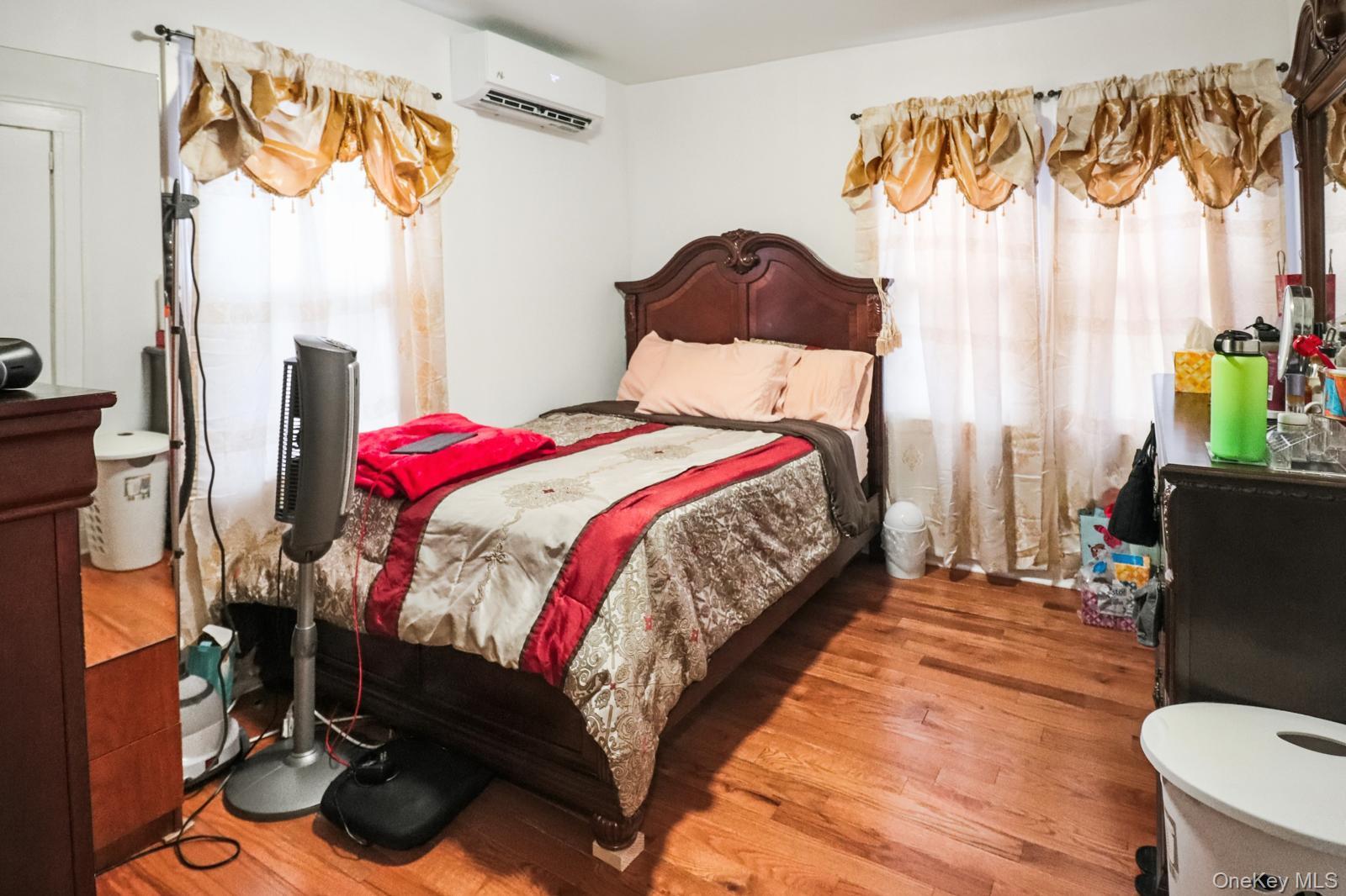 Single Family Witthoff  Queens, NY 11429, MLS-949700-18