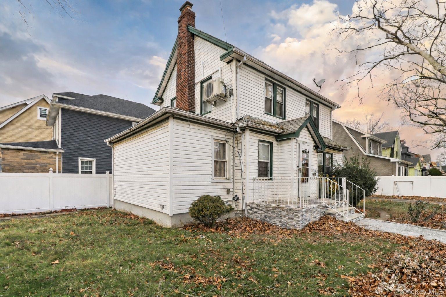 Single Family Witthoff  Queens, NY 11429, MLS-949700-7