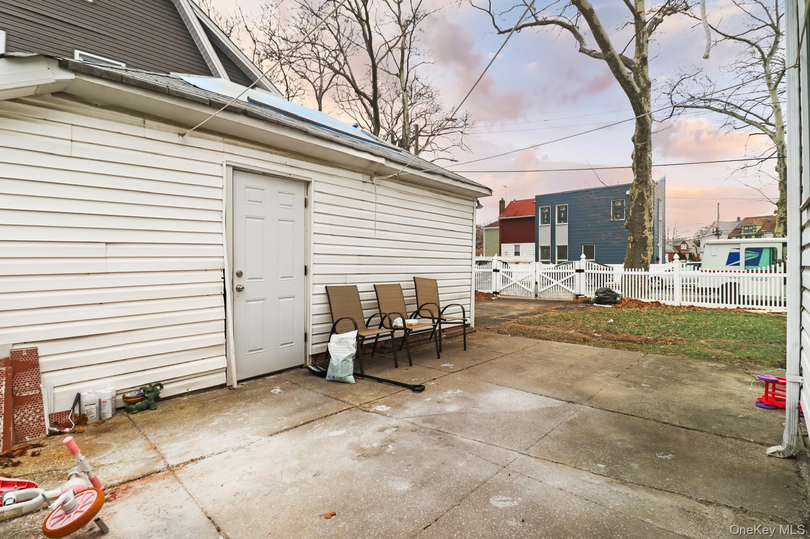 Single Family Witthoff  Queens, NY 11429, MLS-949700-9