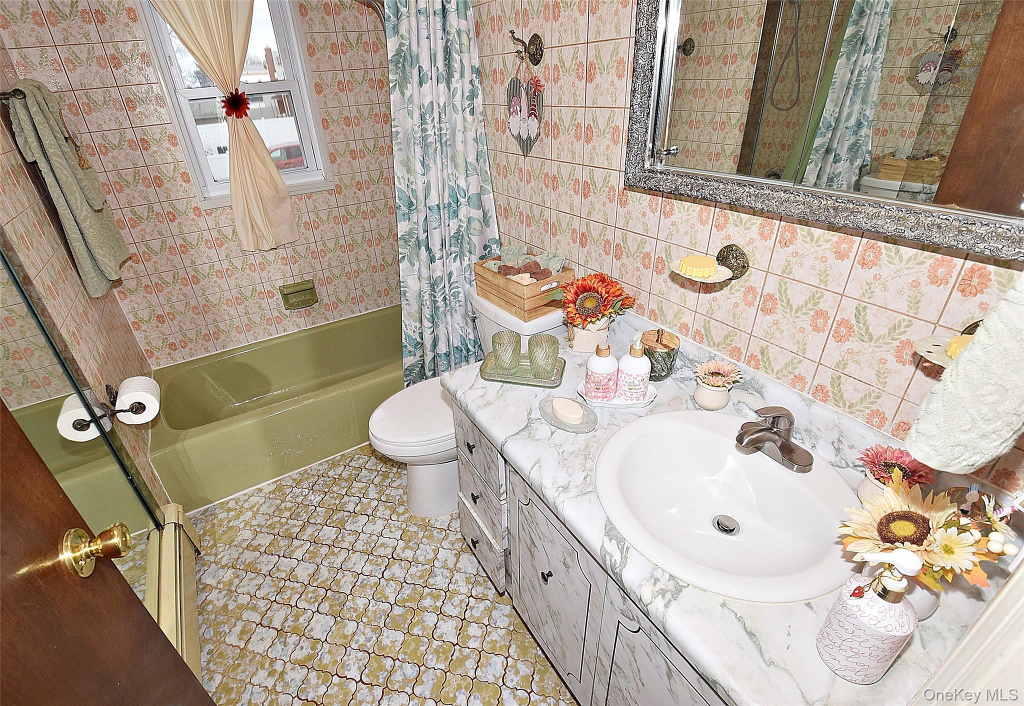 Single Family 85th  Nassau County, NY 11001, MLS-949711-13