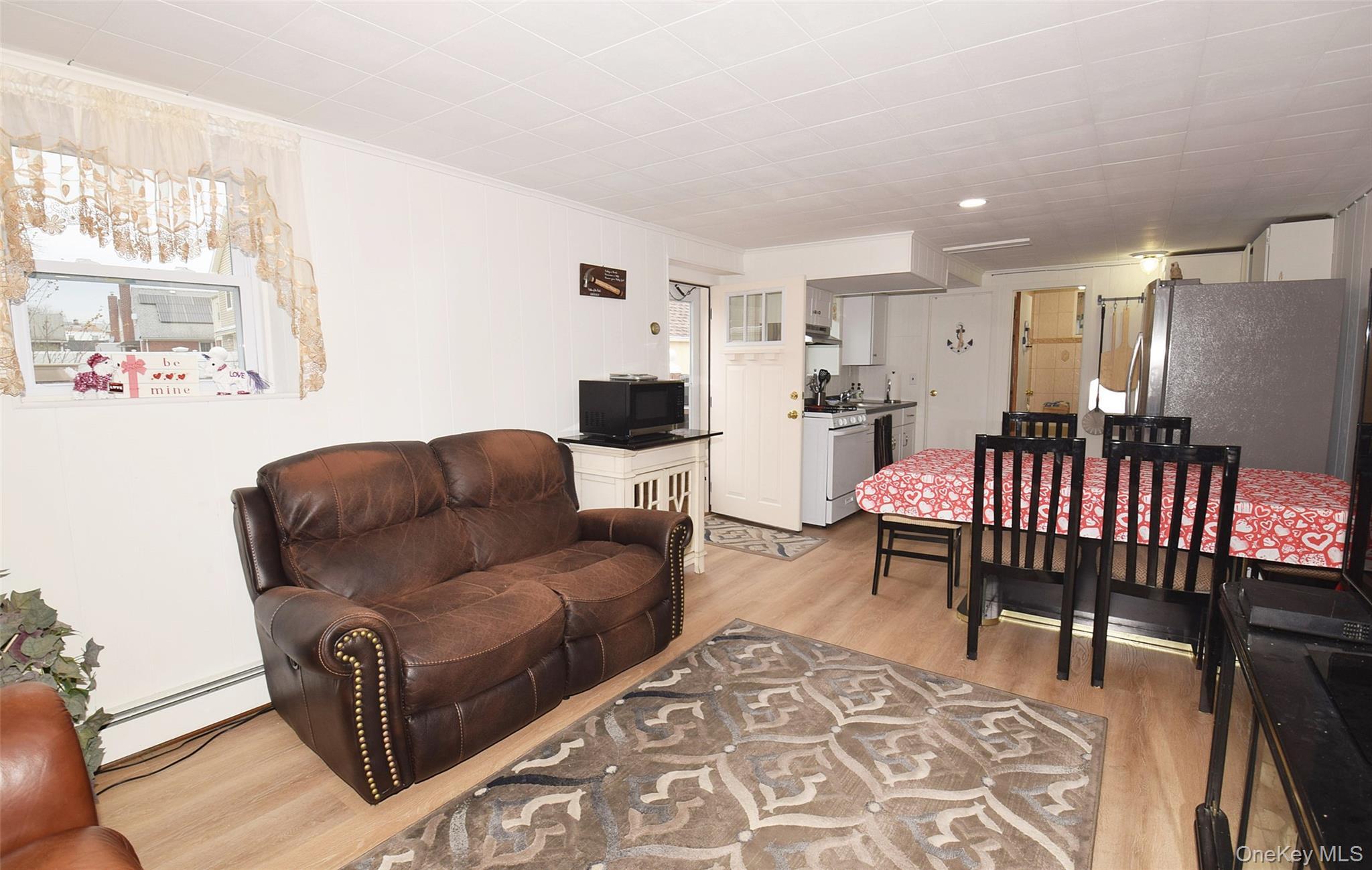 Single Family 85th  Nassau County, NY 11001, MLS-949711-14