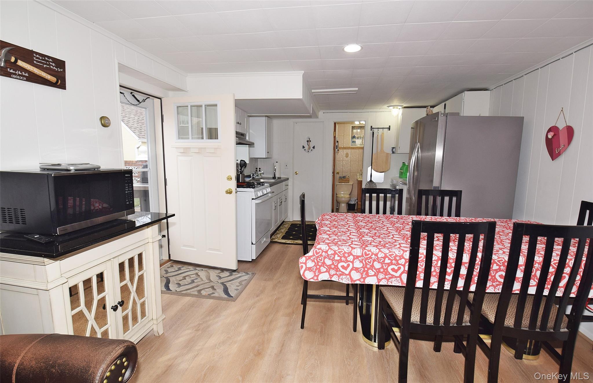 Single Family 85th  Nassau County, NY 11001, MLS-949711-15