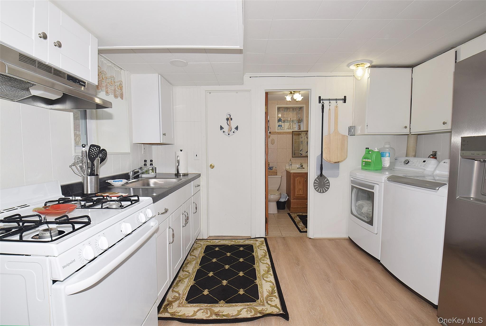 Single Family 85th  Nassau County, NY 11001, MLS-949711-17