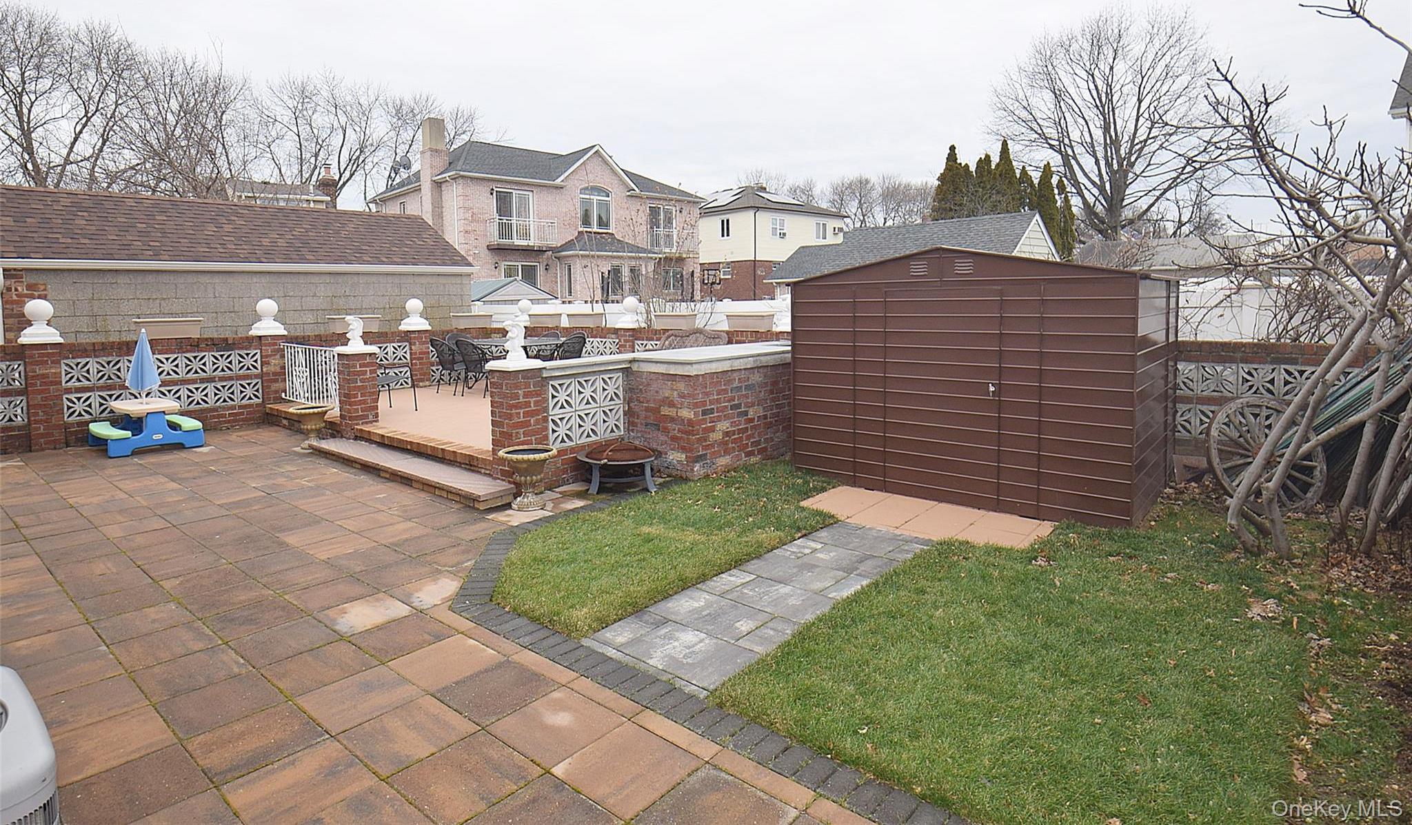 Single Family 85th  Nassau County, NY 11001, MLS-949711-21