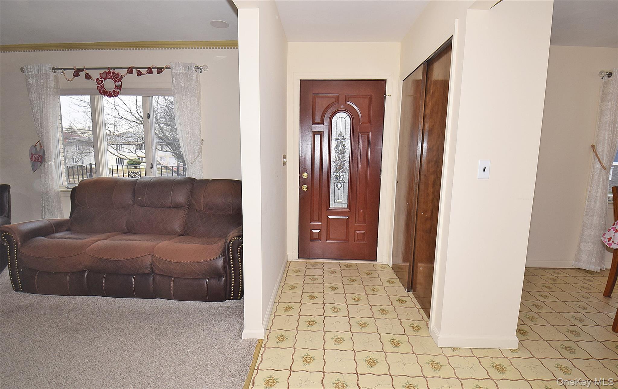Single Family 85th  Nassau County, NY 11001, MLS-949711-5