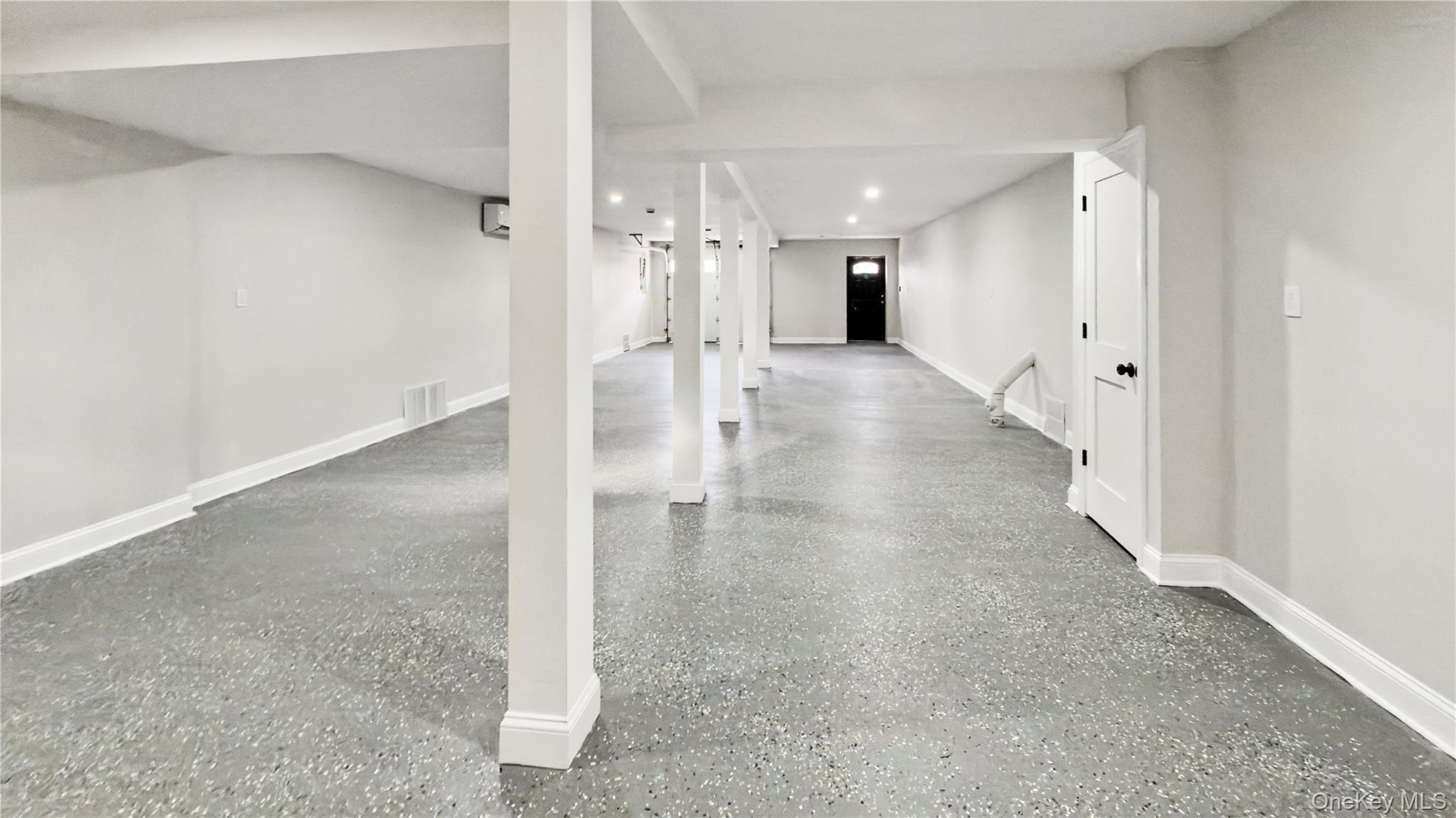 Single Family Deal  Nassau County, NY 11558, MLS-949727-44