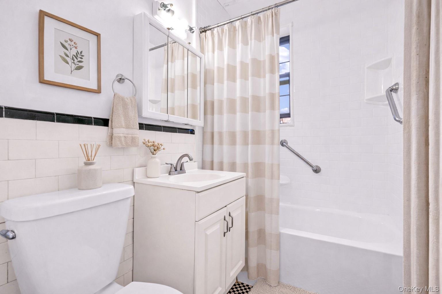 Coop Burns  Queens, NY 11375, MLS-949740-12